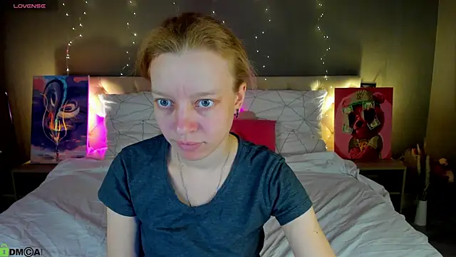 Snapshot of Michelle_Blond chatting on May 19, 2026, 1:10 am Michelle Blond online show from May 19, 2026, 1:10 am