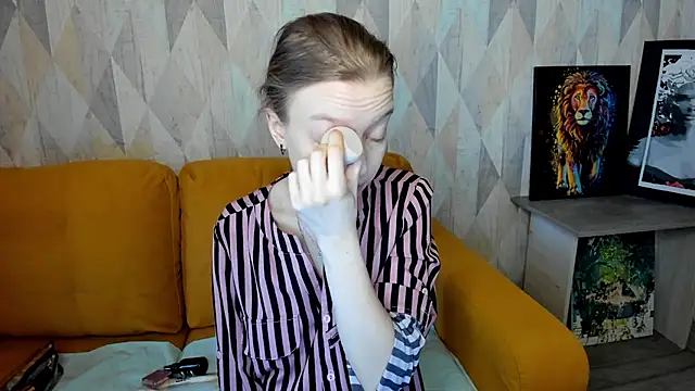 Michelle Blond online show from February 21, 2025, 7:01 am