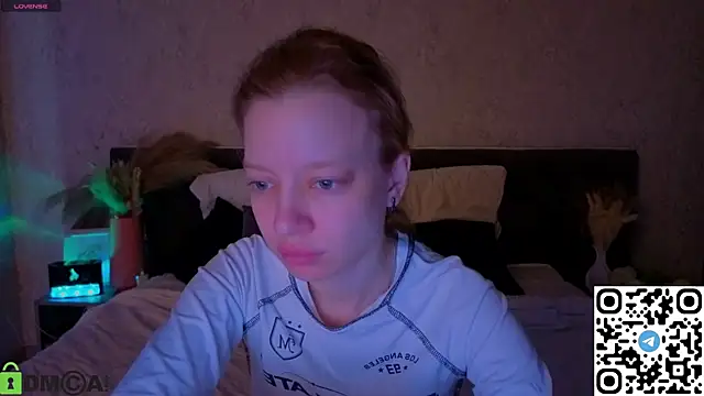 Snapshot of Michelle_Blond chatting on April 28, 2026, 1:04 am Michelle Blond online show from April 28, 2026, 1:04 am