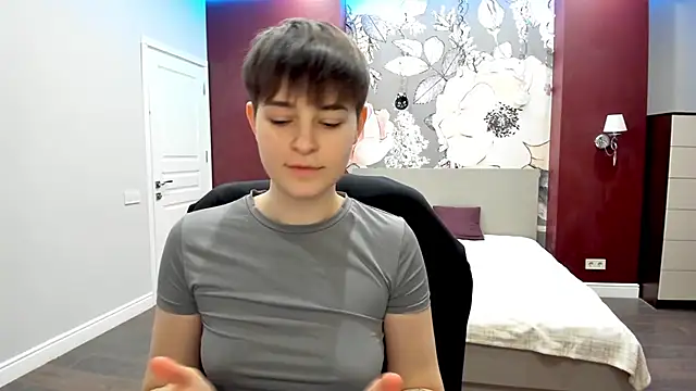 Snapshot of EmiliaYours chatting on February 17, 2026, 3:20 pm EmiliaYours online show from February 17, 2026, 3:20 pm