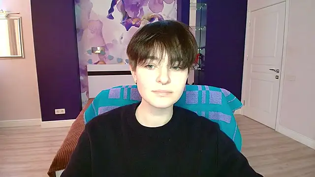 Snapshot of EmiliaYours chatting on February 18, 2025, 1:33 pm EmiliaYours online show from February 18, 2025, 1:33 pm