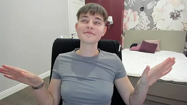 Snapshot of EmiliaYours chatting on September 21, 2025, 1:49 pm EmiliaYours online show from September 21, 2025, 1:49 pm