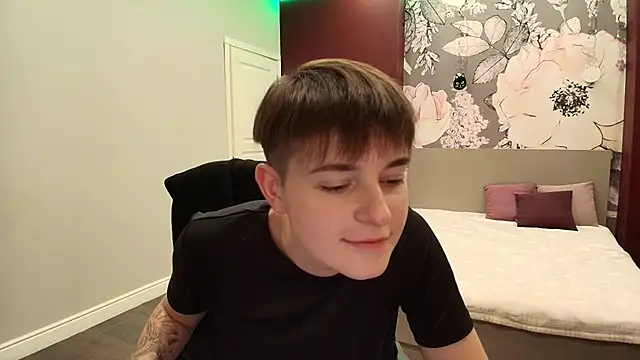 Snapshot of EmiliaYours chatting on September 29, 2025, 2:34 pm EmiliaYours online show from September 29, 2025, 2:34 pm