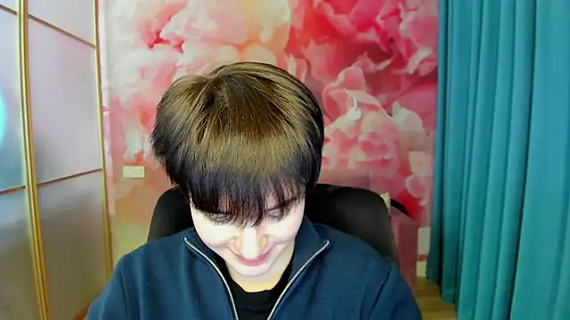 Snapshot of EmiliaYours chatting on February 21, 2025, 4:16 pm EmiliaYours online show from February 21, 2025, 4:16 pm