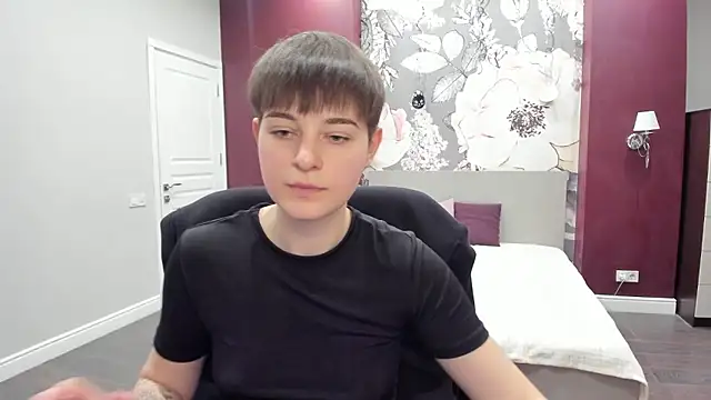 Snapshot of EmiliaYours chatting on January 16, 2026, 3:27 pm EmiliaYours online show from January 16, 2026, 3:27 pm