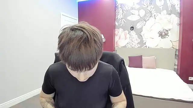 Snapshot of EmiliaYours chatting on December 1, 2025, 3:13 pm EmiliaYours online show from December 1, 2025, 3:13 pm