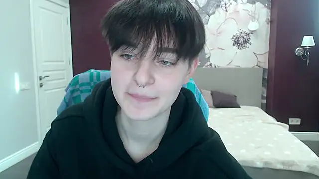 Snapshot of EmiliaYours chatting on March 18, 2025, 2:06 pm EmiliaYours online show from March 18, 2025, 2:06 pm