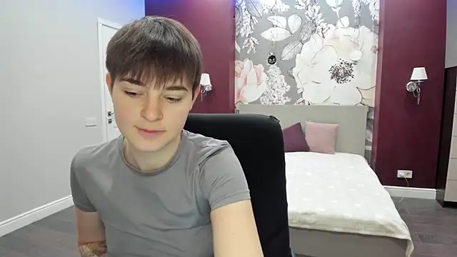 Snapshot of EmiliaYours chatting on December 19, 2025, 3:25 pm EmiliaYours online show from December 19, 2025, 3:25 pm