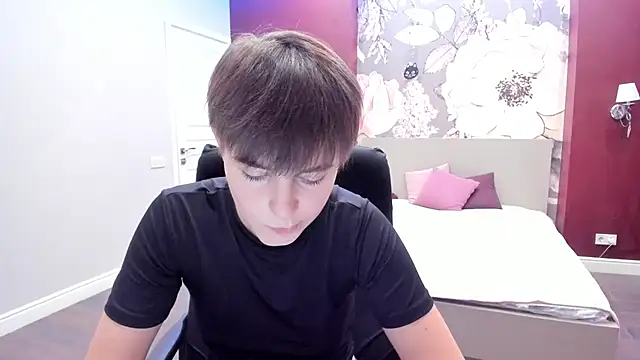 Snapshot of EmiliaYours chatting on September 9, 2025, 3:54 pm EmiliaYours online show from September 9, 2025, 3:54 pm