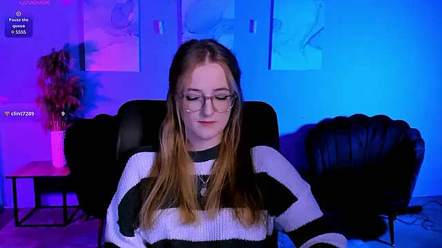 luna berryy online show from March 11, 2026, 8:14 pm