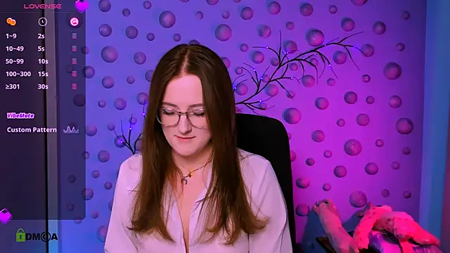 luna berryy online show from December 16, 2025, 9:41 pm