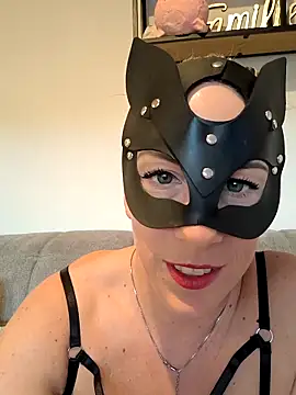 Secret couple  online show from October 29, 2025, 3:22 pm