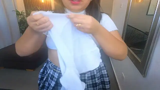 Snapshot of Sharlotte_Milk chatting on October 21, 2025, 11:09 am Sharlotte Milk online show from October 21, 2025, 11:09 am