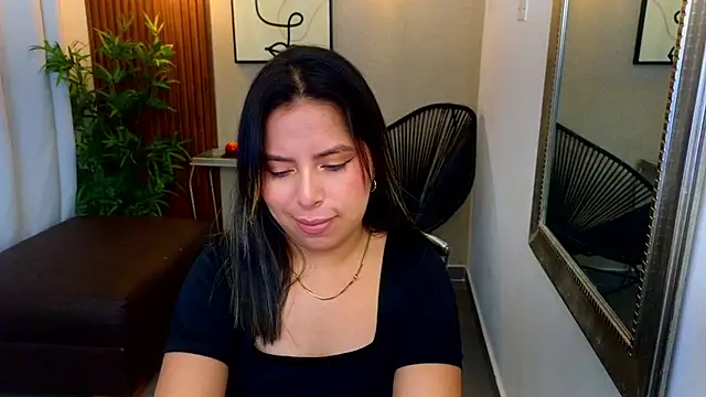 Snapshot of Sharlotte_Milk chatting on November 17, 2025, 10:41 am Sharlotte Milk online show from November 17, 2025, 10:41 am