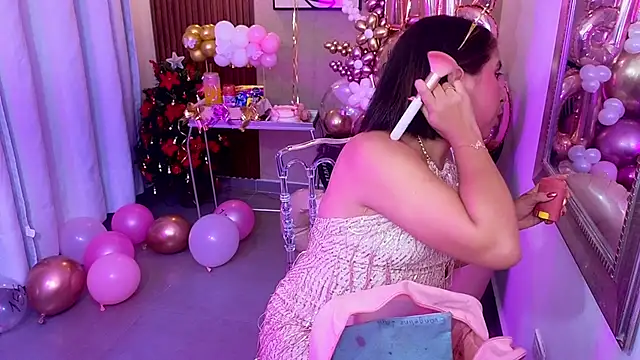 Snapshot of Sharlotte_Milk chatting on December 2, 2025, 11:23 am Sharlotte Milk online show from December 2, 2025, 11:23 am