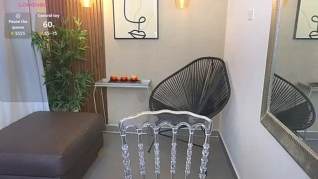 Snapshot of Sharlotte_Milk chatting on November 1, 2025, 11:04 am Sharlotte Milk online show from November 1, 2025, 11:04 am