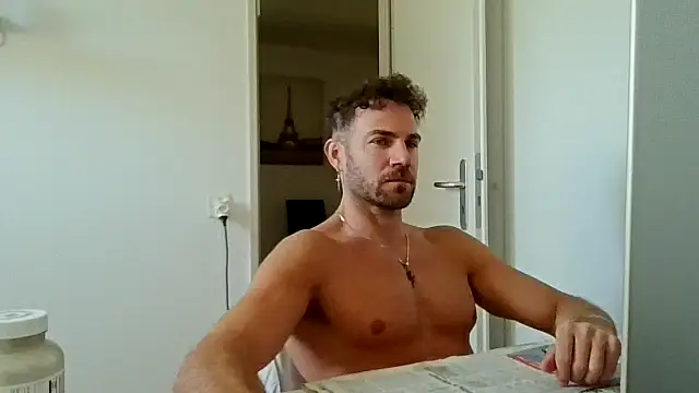 Snapshot of alpha-hunk chatting on May 28, 2026, 8:44 am alpha-hunk online show from May 28, 2026, 8:44 am