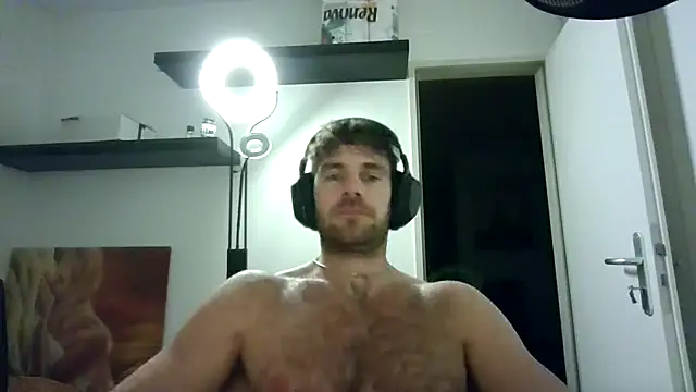 alpha-hunk online show from November 19, 2025, 9:26 pm