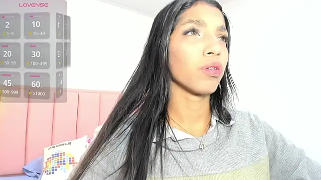 MAYROBERTSS online show from March 14, 2025, 12:07 pm