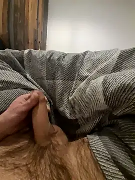 NiceBone000 online show from April 21, 2026, 8:04 pm