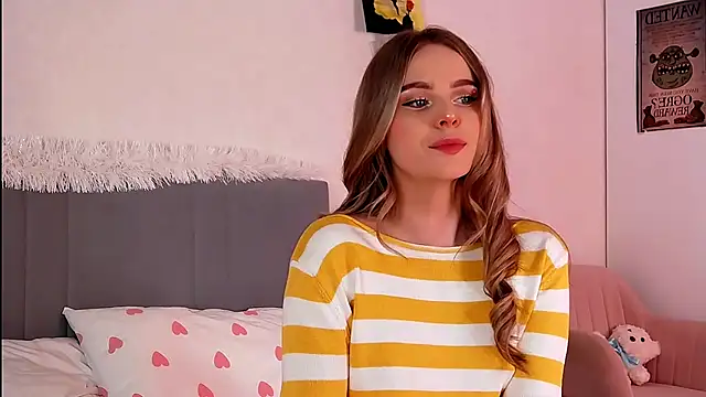 Snapshot of SIlviaBeyt chatting on October 6, 2025, 7:25 pm SIlviaBeyt online show from October 6, 2025, 7:25 pm