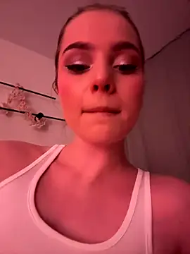 Snapshot of SIlviaBeyt chatting on November 4, 2025, 11:08 pm SIlviaBeyt online show from November 4, 2025, 11:08 pm