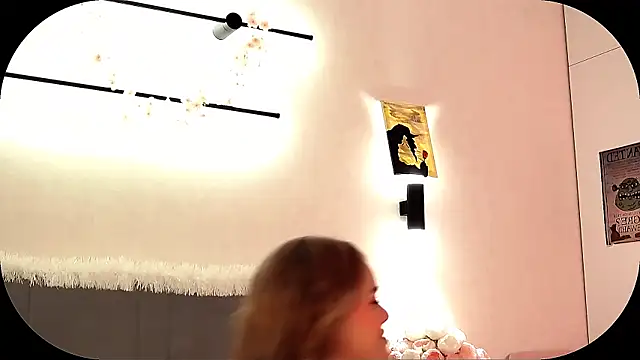 SIlviaBeyt online show from April 5, 2026, 8:04 pm