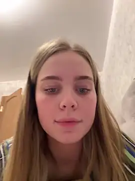 Snapshot of SIlviaBeyt chatting on October 18, 2025, 9:06 pm SIlviaBeyt online show from October 18, 2025, 9:06 pm