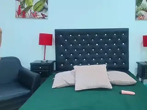 Snapshot of RominaKleiin chatting on December 23, 2024, 3:44 pm RominaKleiin online show from December 23, 2024, 3:44 pm