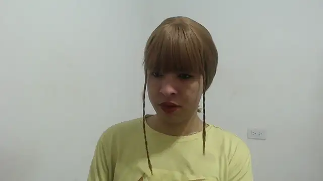 Snapshot of estefania224 chatting on May 27, 2026, 12:09 am estefania224 online show from May 27, 2026, 12:09 am