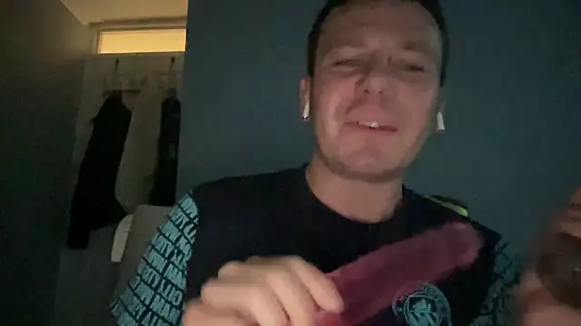 Snapshot of GotItGoin chatting on September 28, 2025, 12:17 am GotItGoin online show from September 28, 2025, 12:17 am