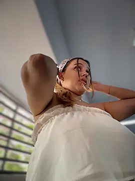 Snapshot of vivicolibri chatting on February 19, 2026, 3:31 pm vivicolibri online show from February 19, 2026, 3:31 pm