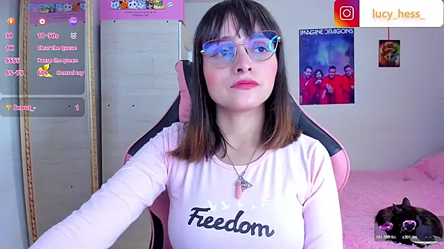 Lucyy-hess online show from February 2, 2026, 6:51 pm