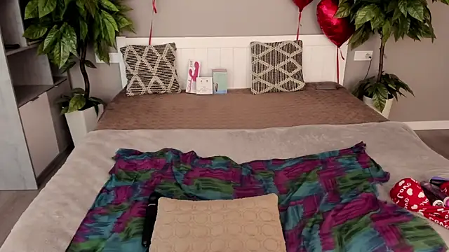 VeronikaVel online show from February 26, 2025, 1:25 am