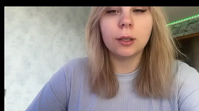 Snapshot of Thalia__Star chatting on April 23, 2026, 8:54 am Thalia Star online show from April 23, 2026, 8:54 am