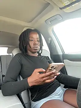 choclatepeaach online show from April 13, 2026, 5:50 pm