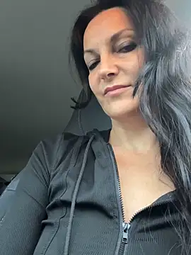 Snapshot of -OLYA- chatting on October 9, 2025, 6:25 am -OLYA- online show from October 9, 2025, 6:25 am