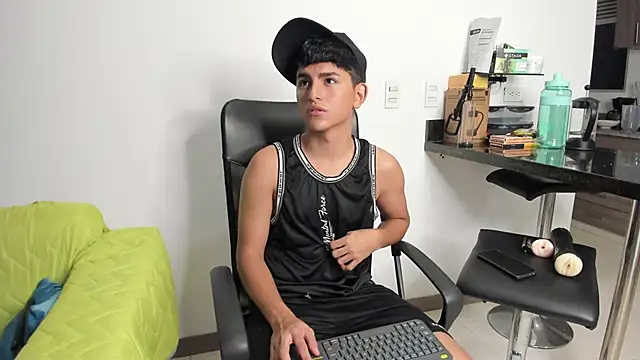 Snapshot of Lyam_ap chatting on January 24, 2025, 8:02 am Lyam ap online show from January 24, 2025, 8:02 am