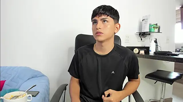 Snapshot of Lyam_ap chatting on February 21, 2025, 3:54 pm Lyam ap online show from February 21, 2025, 3:54 pm