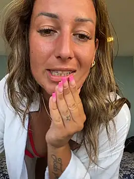 feetqueen96 online show from July 14, 2026, 4:13 pm