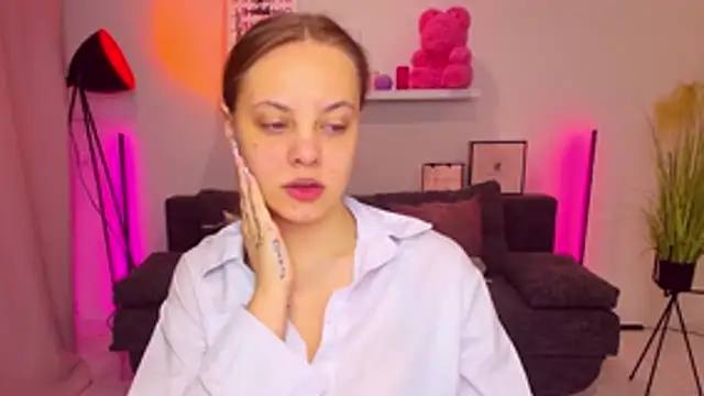 Snapshot of rora_skyline chatting on October 31, 2025, 6:21 am rora skyline online show from October 31, 2025, 6:21 am