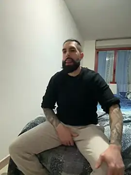 Snapshot of Gioeltoro89 chatting on January 19, 2025, 4:25 pm Gioeltoro89 online show from January 19, 2025, 4:25 pm