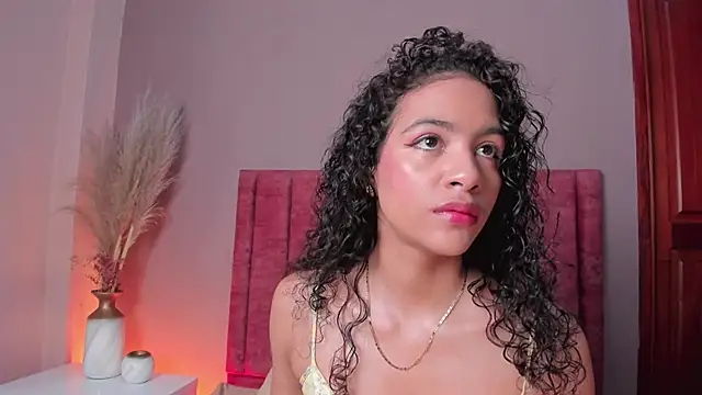 Snapshot of AntonellaHall_ chatting on November 10, 2025, 12:32 pm AntonellaHall online show from November 10, 2025, 12:32 pm