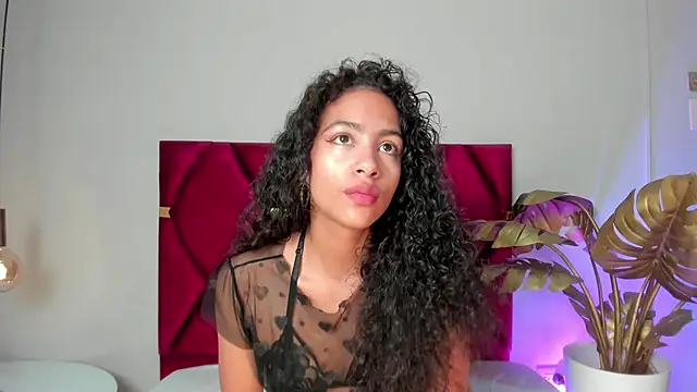 Snapshot of AntonellaHall_ chatting on September 30, 2025, 12:11 pm AntonellaHall online show from September 30, 2025, 12:11 pm