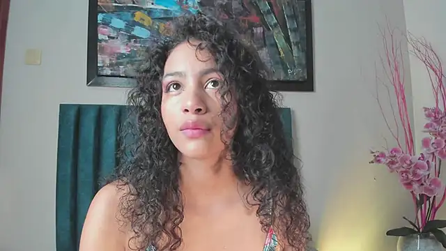 Snapshot of AntonellaHall_ chatting on September 19, 2025, 12:09 pm AntonellaHall online show from September 19, 2025, 12:09 pm