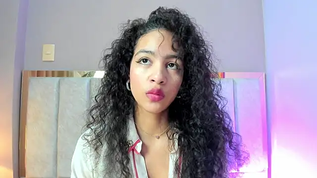 Snapshot of AntonellaHall_ chatting on November 25, 2025, 12:27 pm AntonellaHall online show from November 25, 2025, 12:27 pm