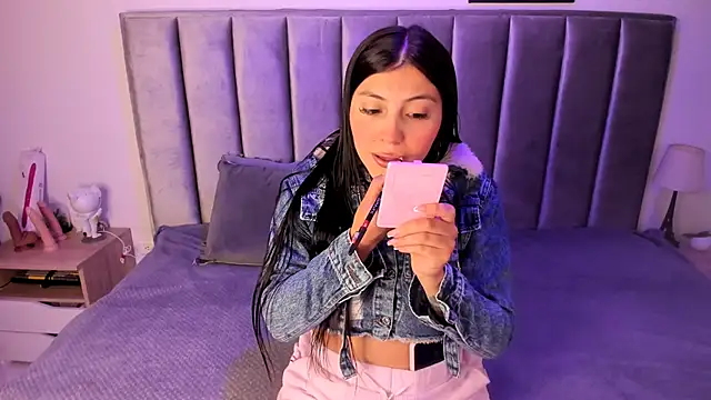 Emmy-Turnner online show from December 1, 2025, 11:44 am