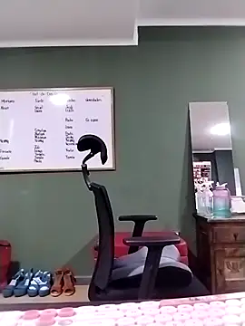 gigiqueen 18 online show from April 9, 2026, 5:53 am