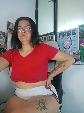 gigiqueen 18 online show from May 13, 2026, 3:30 pm