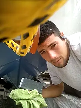 Snapshot of andres599 chatting on December 6, 2024, 4:22 pm andres599 online show from December 6, 2024, 4:22 pm